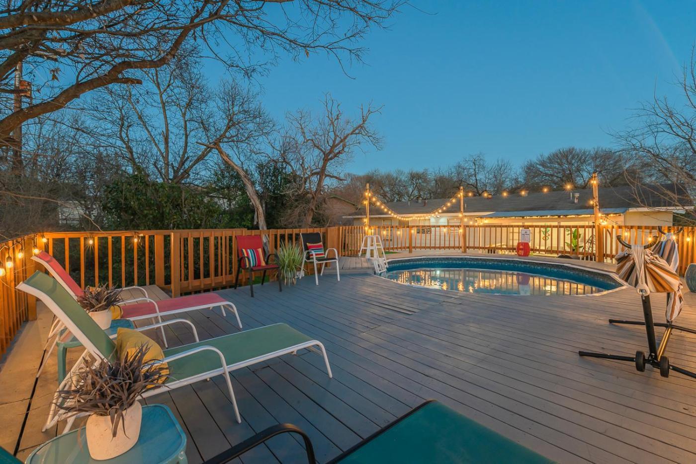 Game Room, Pool & Fire Pit At The Medical Center サンアントニオ エクステリア 写真