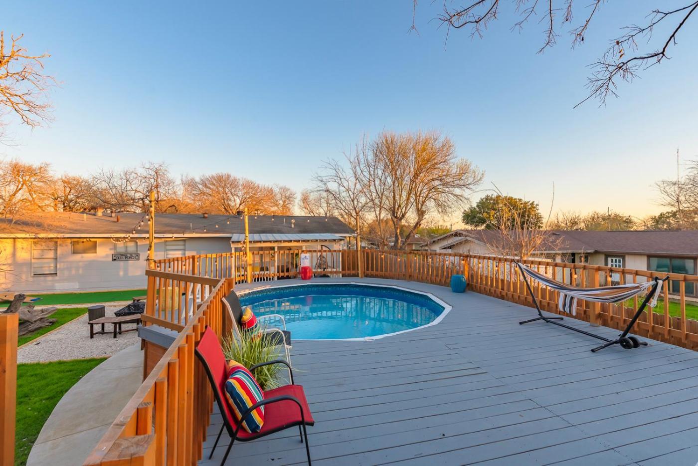 Game Room, Pool & Fire Pit At The Medical Center サンアントニオ エクステリア 写真