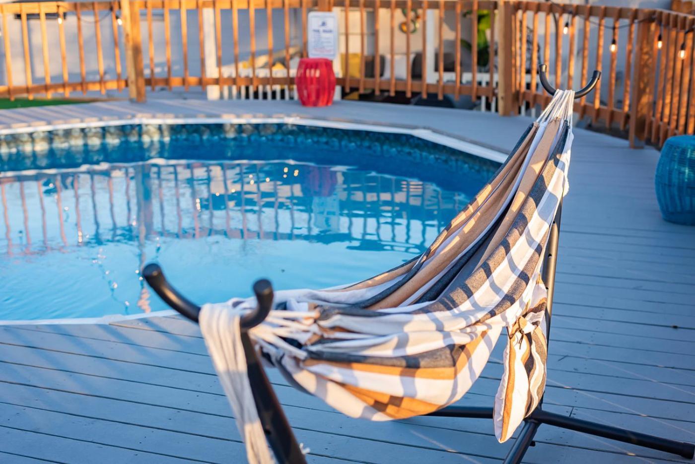 Game Room, Pool & Fire Pit At The Medical Center サンアントニオ エクステリア 写真