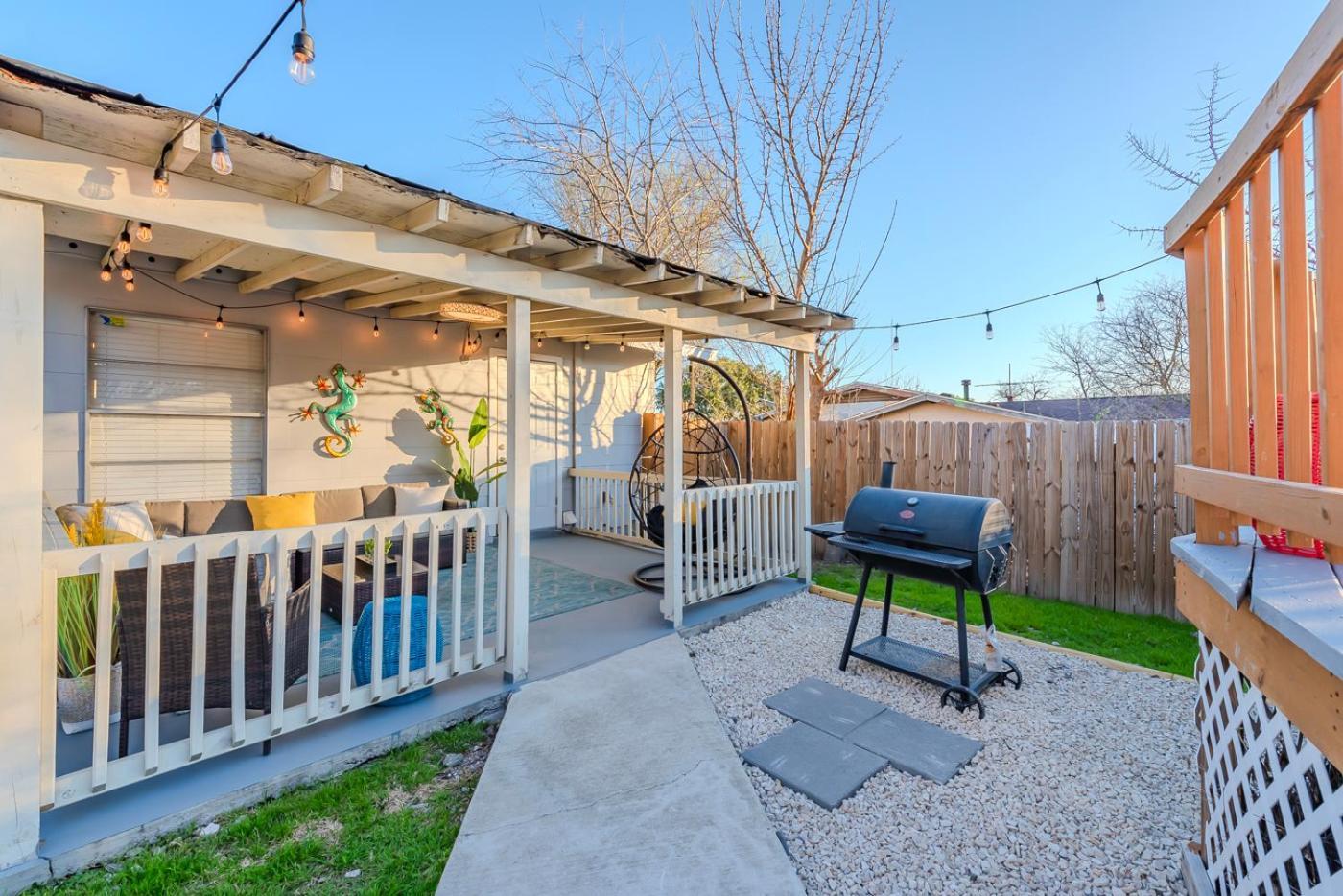 Game Room, Pool & Fire Pit At The Medical Center サンアントニオ エクステリア 写真